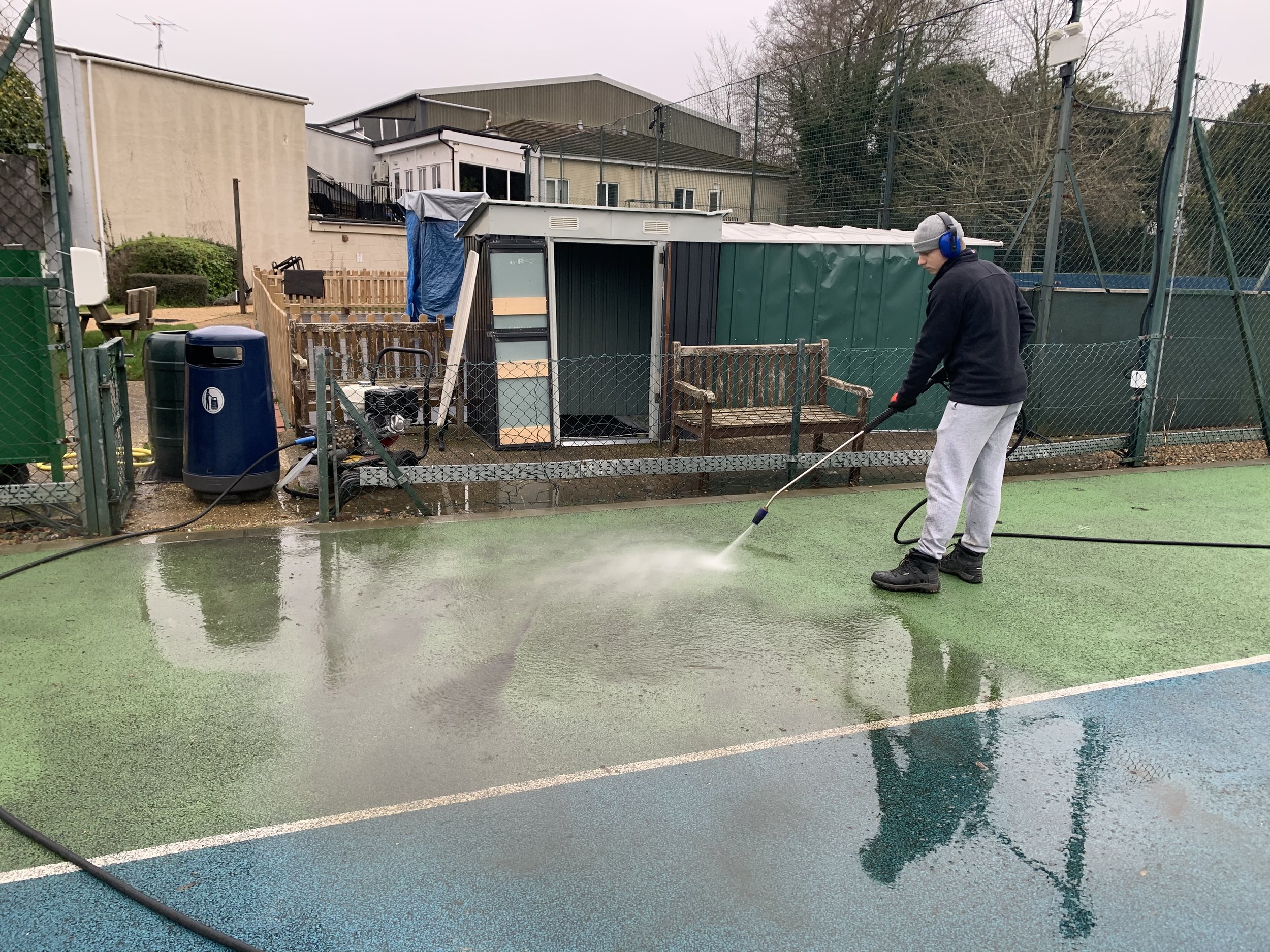 A clean court with well-marked boundaries and net enhances the overall appeal of the facility